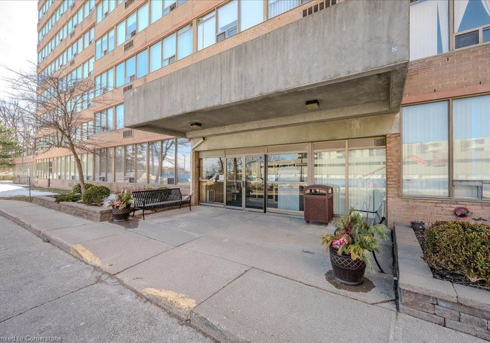 3227-king-street-e-kitchener-ontario-40704466