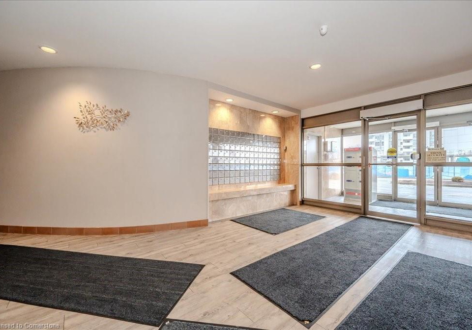 3227-king-street-e-kitchener-ontario-40704466