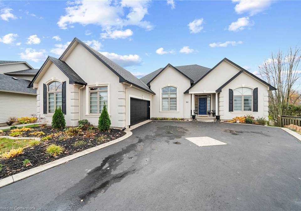 92-celtic-drive-caledonia-ontario-40705451