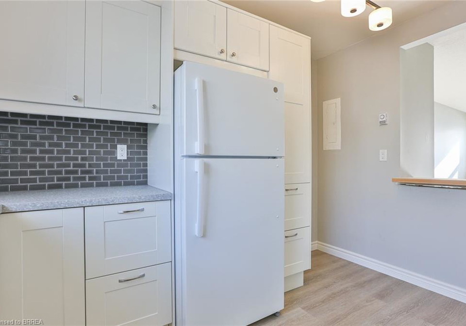 84-lyndhurst-street-brantford-ontario-40706484