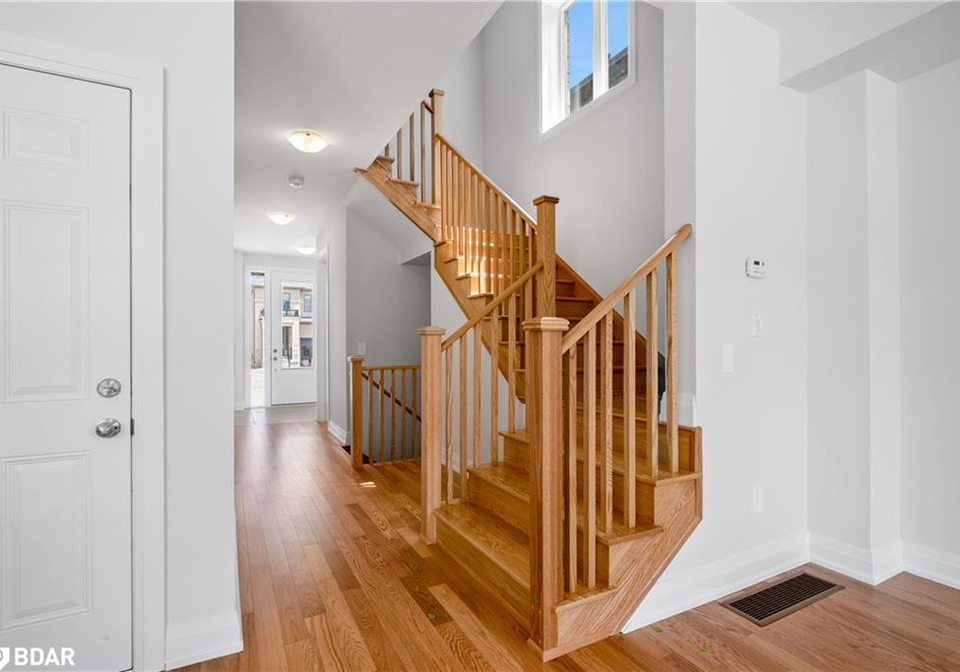 25-corley-street-lindsay-ontario-40707223