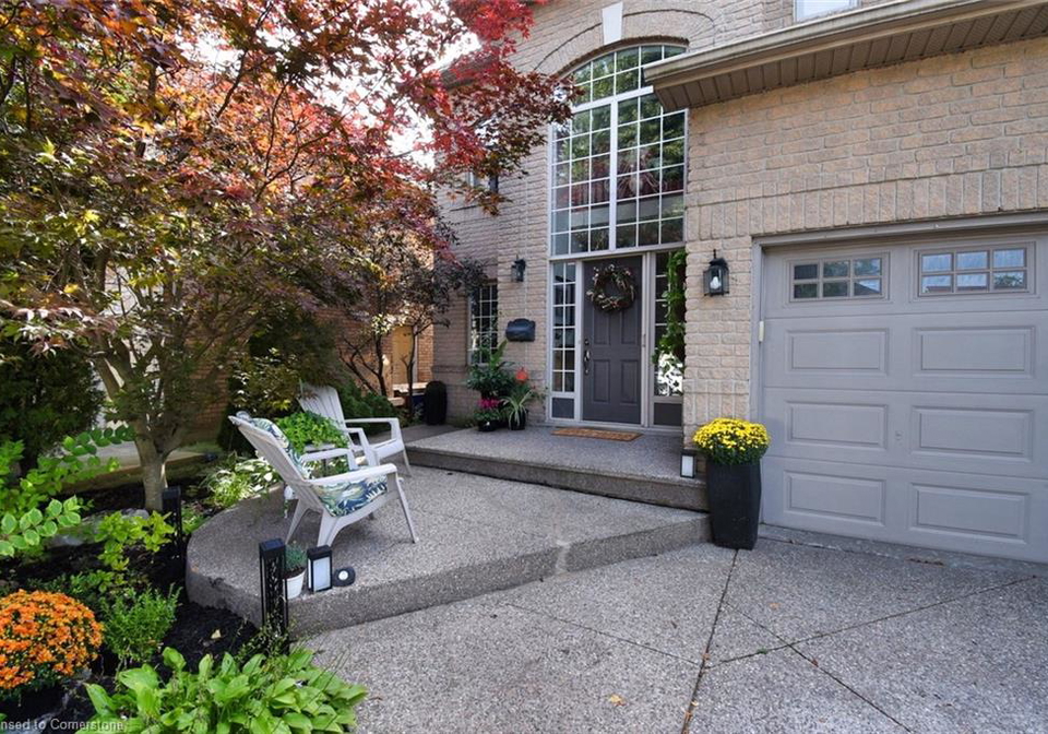 47-surrey-drive-ancaster-ontario-40708346