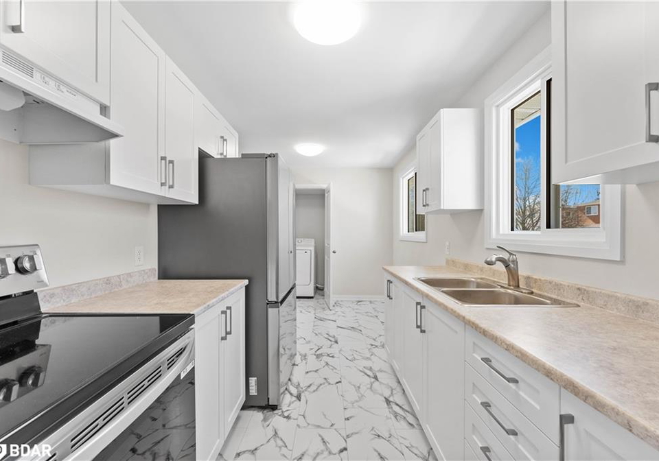 43-charlbrook-avenue-barrie-ontario-40708702