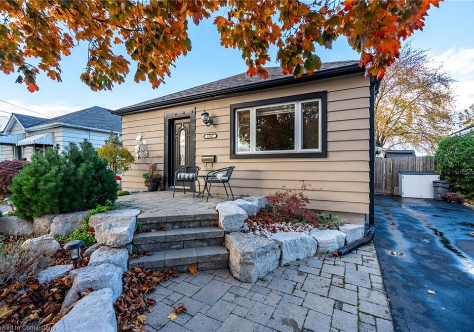 1061-central-avenue-hamilton-ontario-40709284