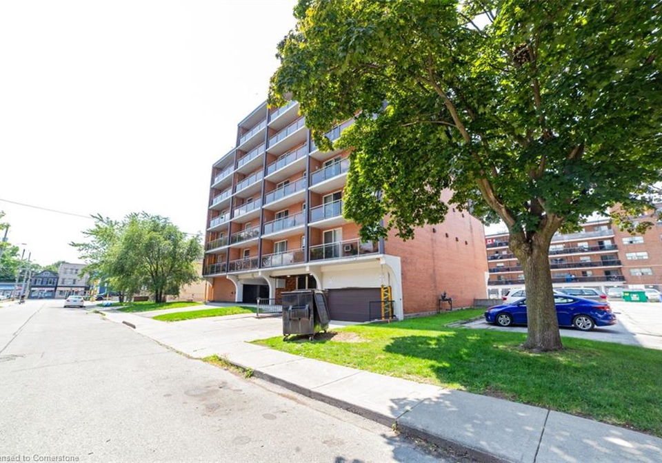 30-summit-avenue-hamilton-ontario-40711919