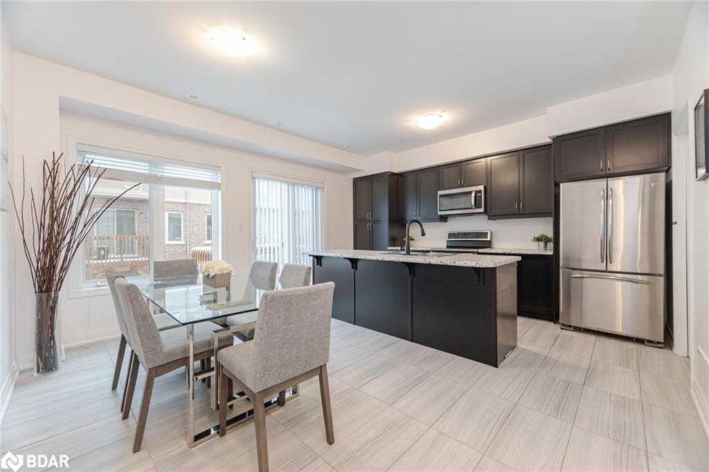 123-borers-creek-circle-waterdown-ontario-40711964