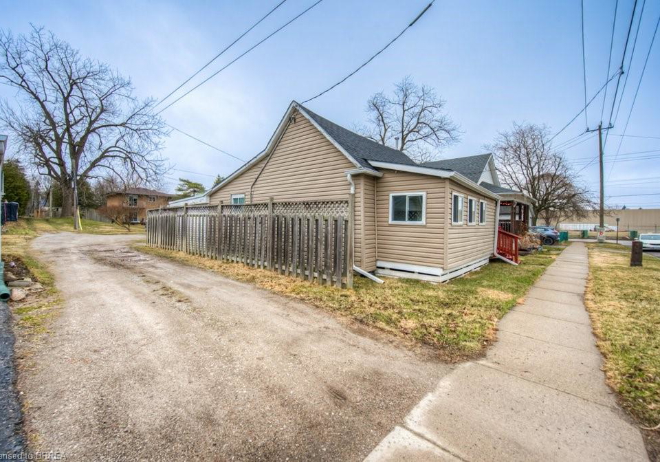9-marshall-lane-simcoe-ontario-40711986
