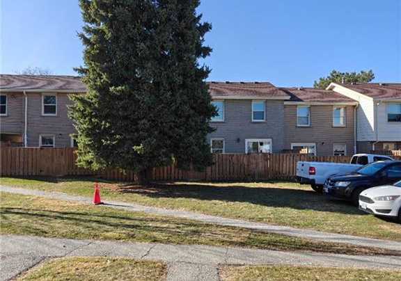 33-queenston-drive-kitchener-ontario-40712800