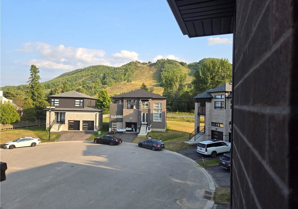 106-sebastian-street-the-blue-mountains-ontario-40712971