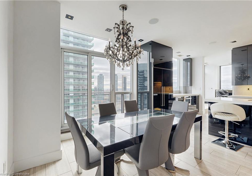 2121-lake-shore-boulevard-w-etobicoke-ontario-40713272