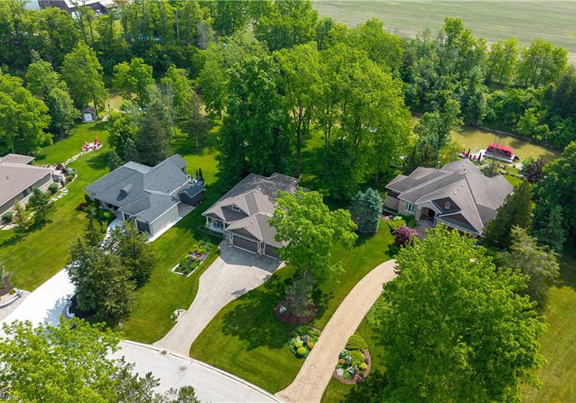 10138-merrywood-drive-grand-bend-ontario-40713305