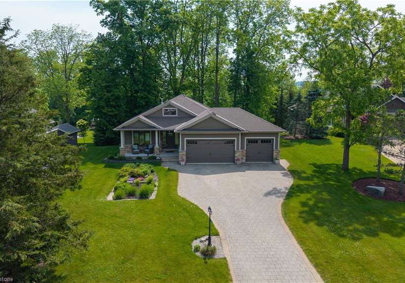 10138-merrywood-drive-grand-bend-ontario-40713305