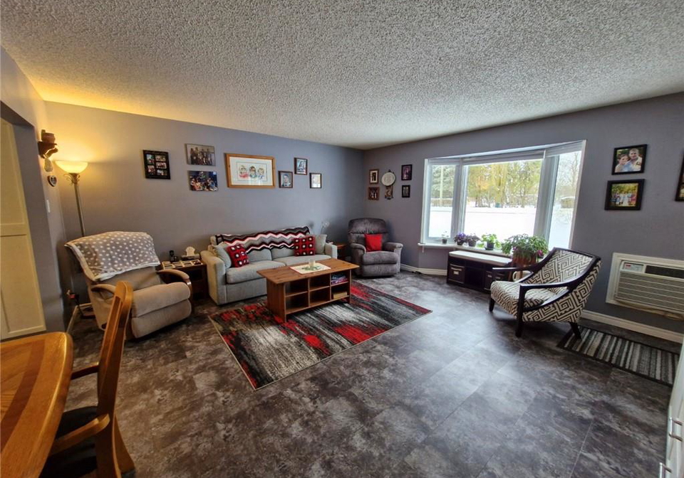 460-durham-street-w-mount-forest-ontario-40715055