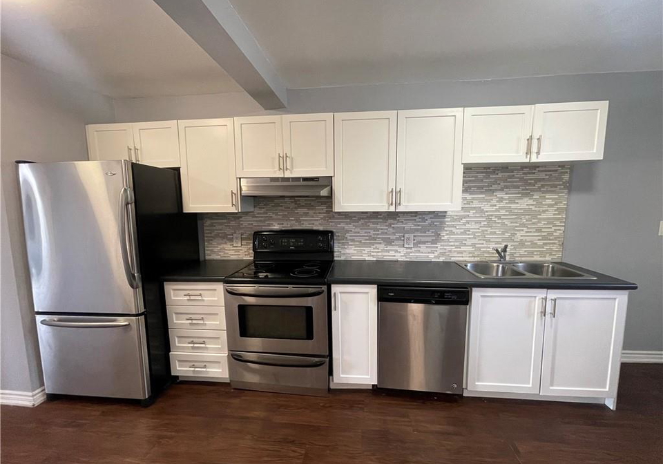 468-main-street-e-hamilton-ontario-40715222