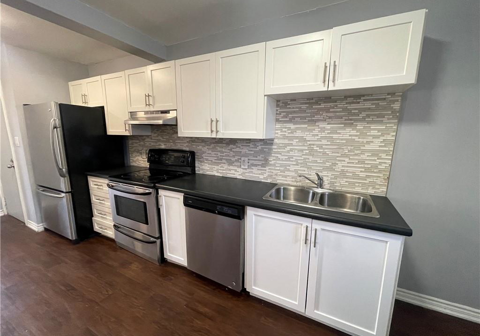 468-main-street-e-hamilton-ontario-40715222