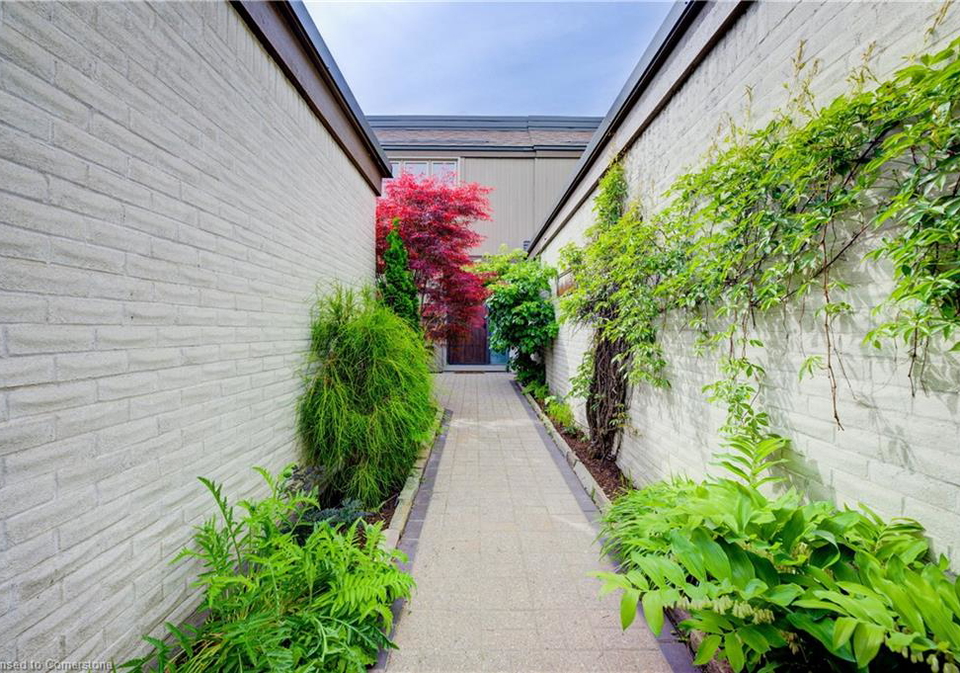 267-old-post-road-waterloo-ontario-40715637