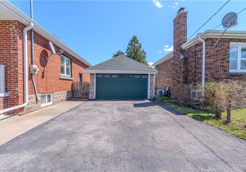 112-irene-avenue-stoney-creek-ontario-40715638