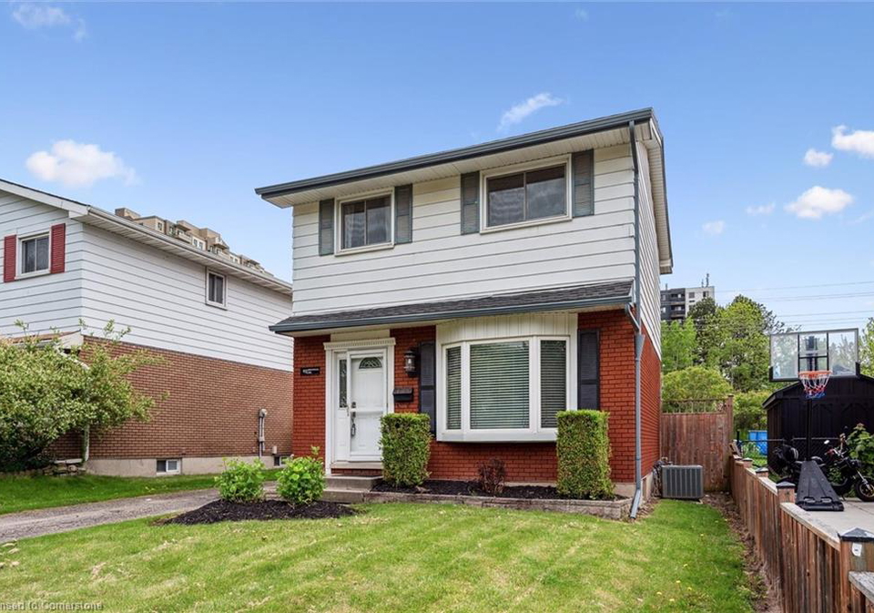 90-arrowhead-crescent-kitchener-ontario-40716200