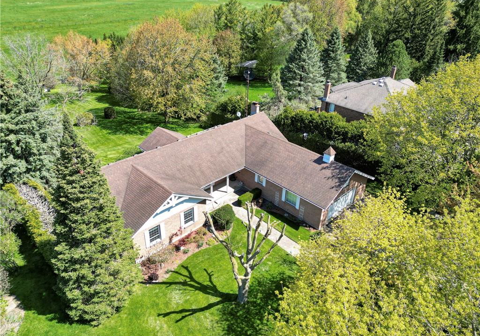 418-country-squire-road-waterloo-ontario-40716219