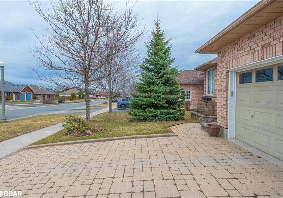 1638-ravenwood-drive-peterborough-ontario-40716604