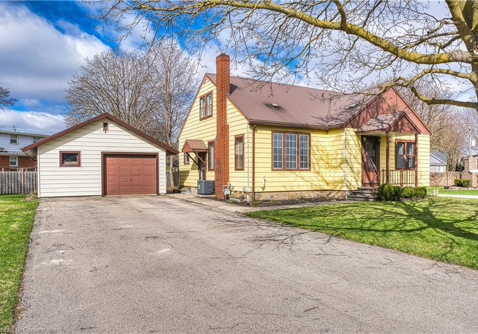 11-churchill-drive-listowel-ontario-40717083