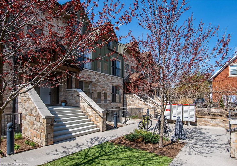112-union-street-e-waterloo-ontario-40718991