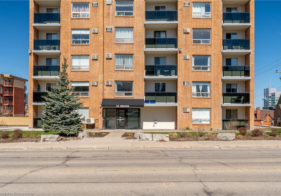64-benton-street-kitchener-ontario-40719915