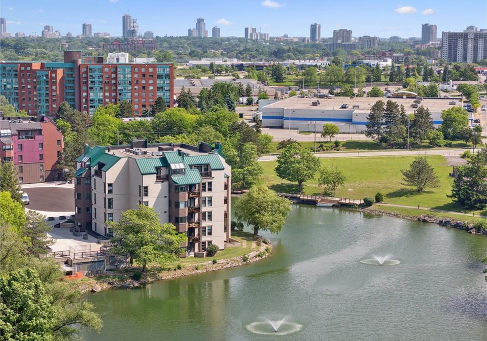 54-blue-springs-drive-waterloo-ontario-40720625