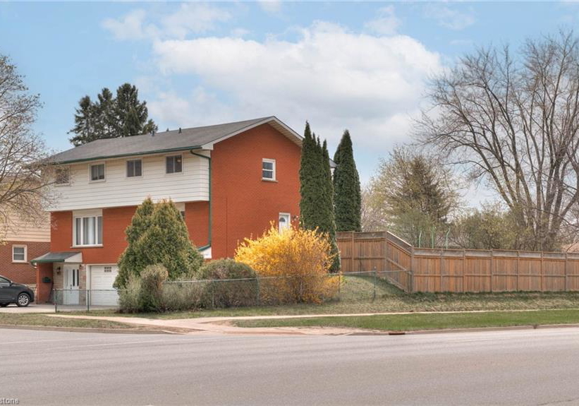 3-shaftsbury-drive-kitchener-ontario-40720795