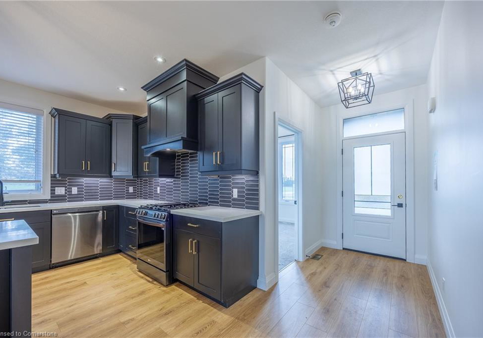 207-gibbons-street-waterford-ontario-40720851
