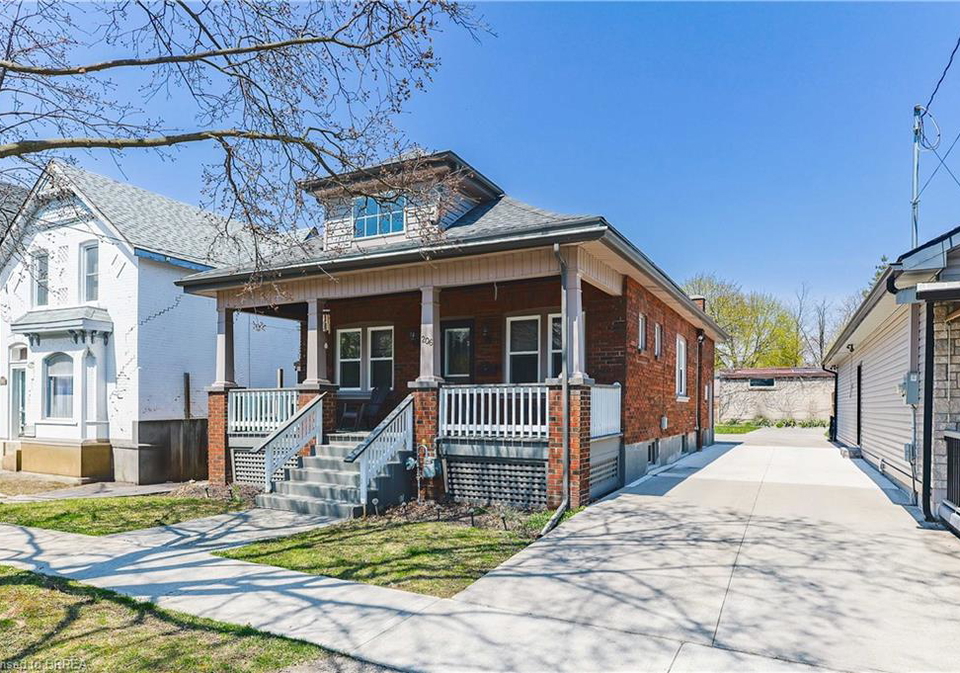 206-nelson-street-brantford-ontario-40720915