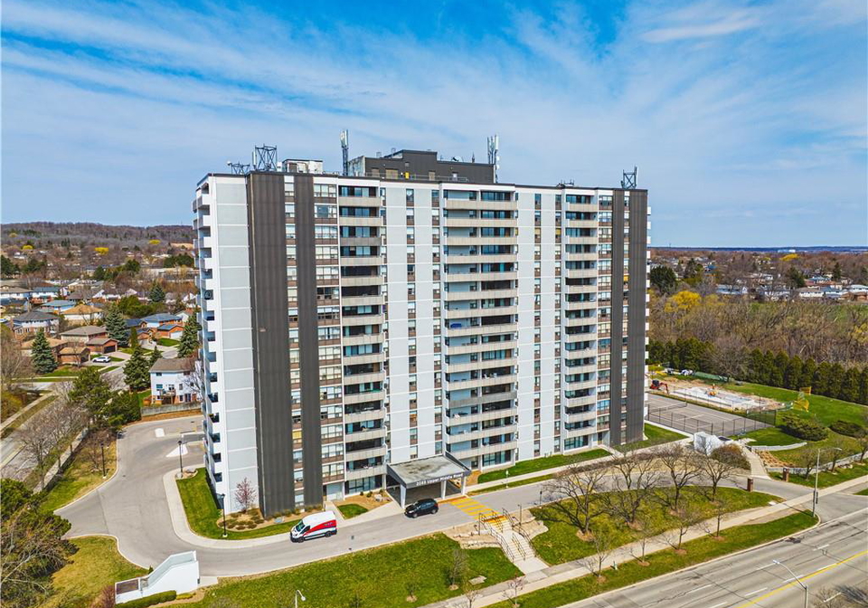 2055-upper-middle-road-burlington-ontario-40720975