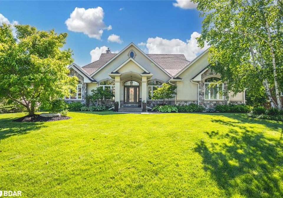 16-bridle-trail-midhurst-ontario-40722314