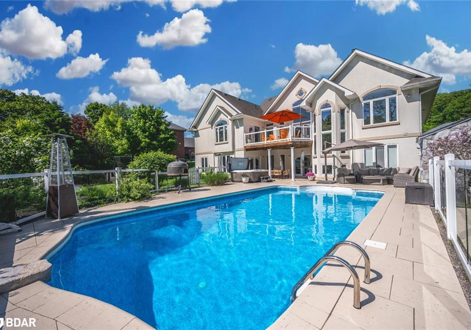 16-bridle-trail-midhurst-ontario-40722314