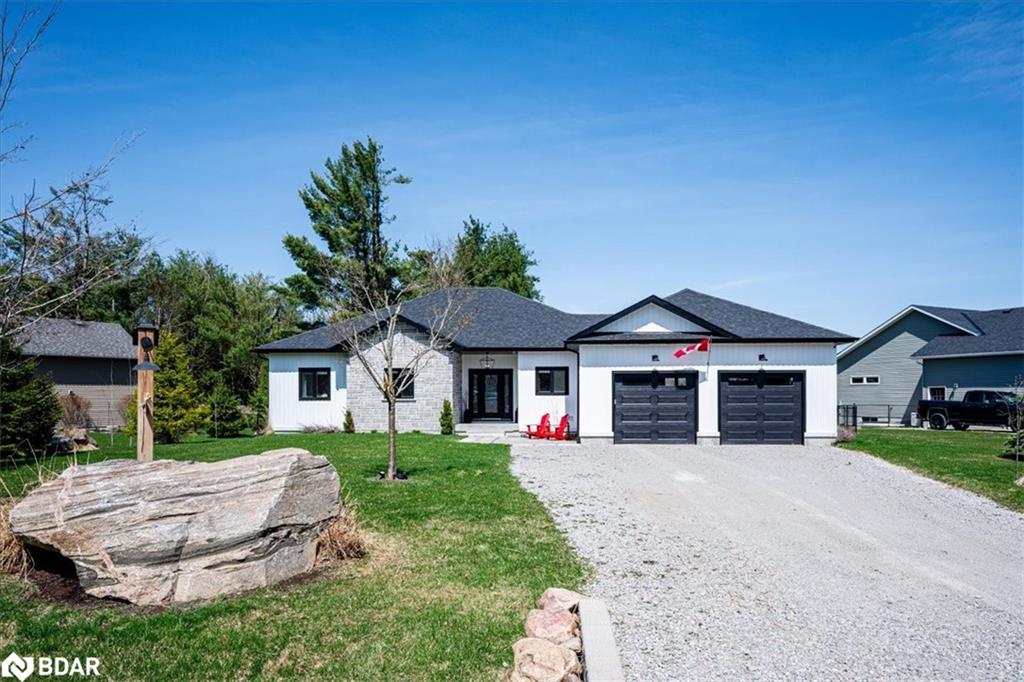 7-brechin-crescent-moonstone-ontario-40722452