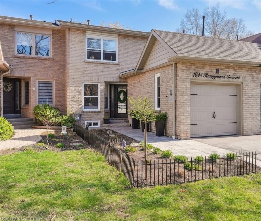 1044-runnymead-crescent-oakville-ontario-40722894
