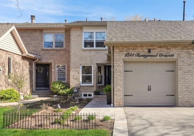 1044-runnymead-crescent-oakville-ontario-40722894