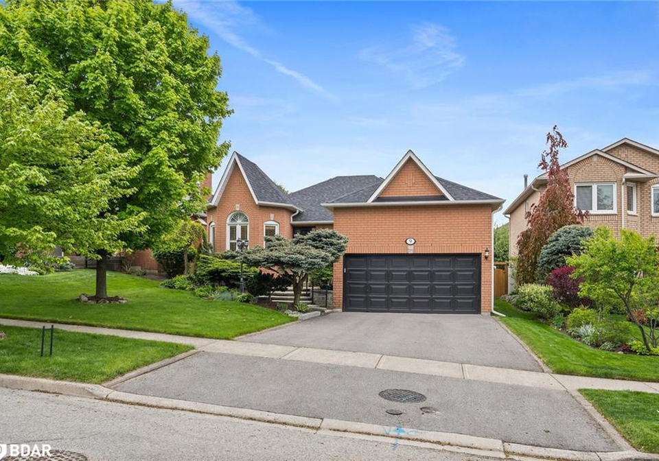 9-gollop-crescent-georgetown-ontario-40723252