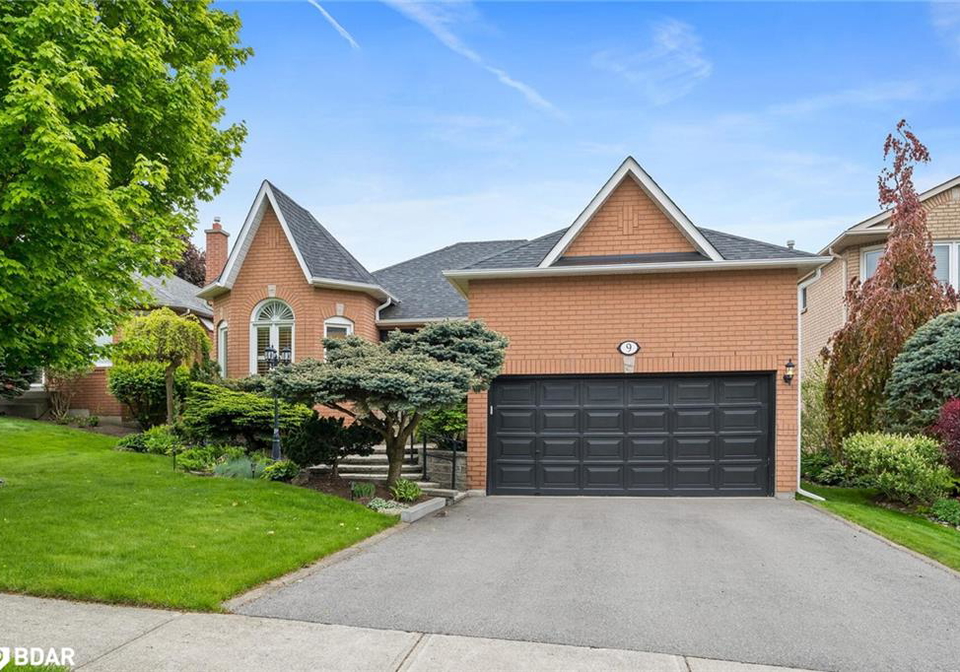 9-gollop-crescent-georgetown-ontario-40723252