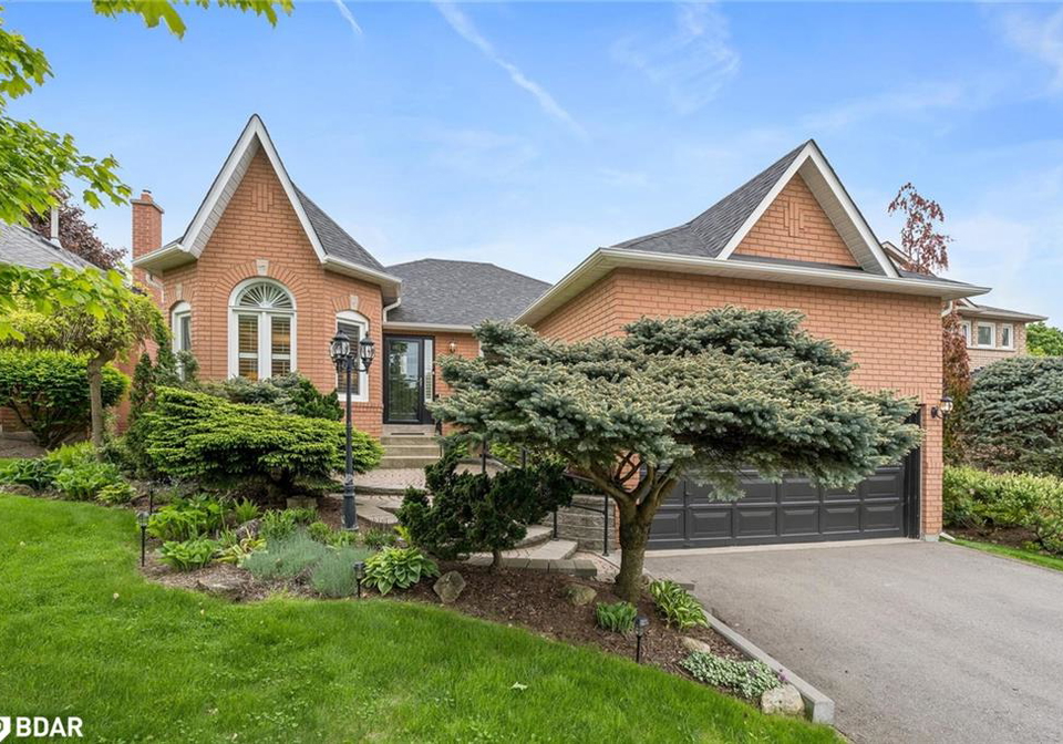 9-gollop-crescent-georgetown-ontario-40723252