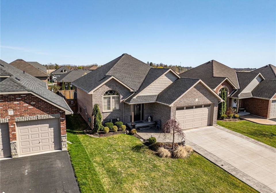 6-redbud-crescent-simcoe-ontario-40723558