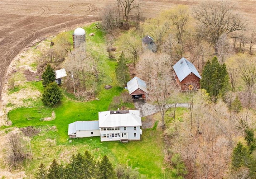 3148-county-road-32-highway-seeleys-bay-ontario-40723754