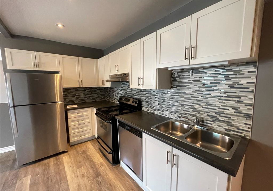 468-main-street-e-hamilton-ontario-40723783