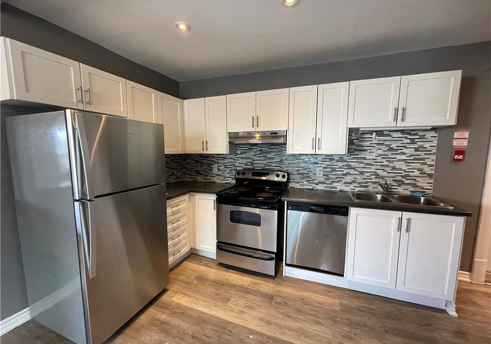 468-main-street-e-hamilton-ontario-40723783