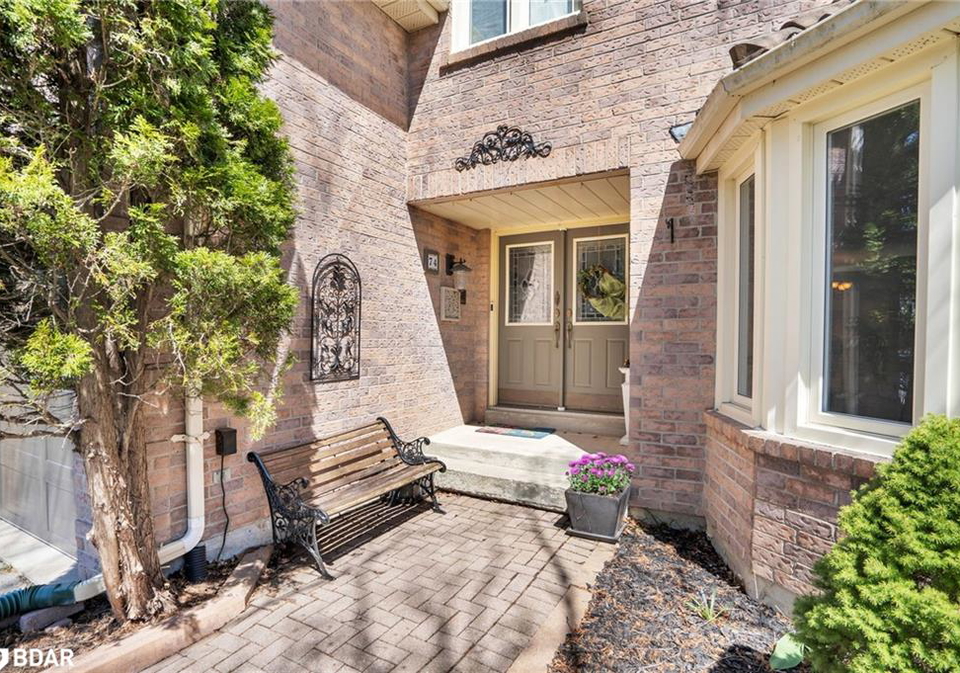 74-windham-trail-aurora-ontario-40723980