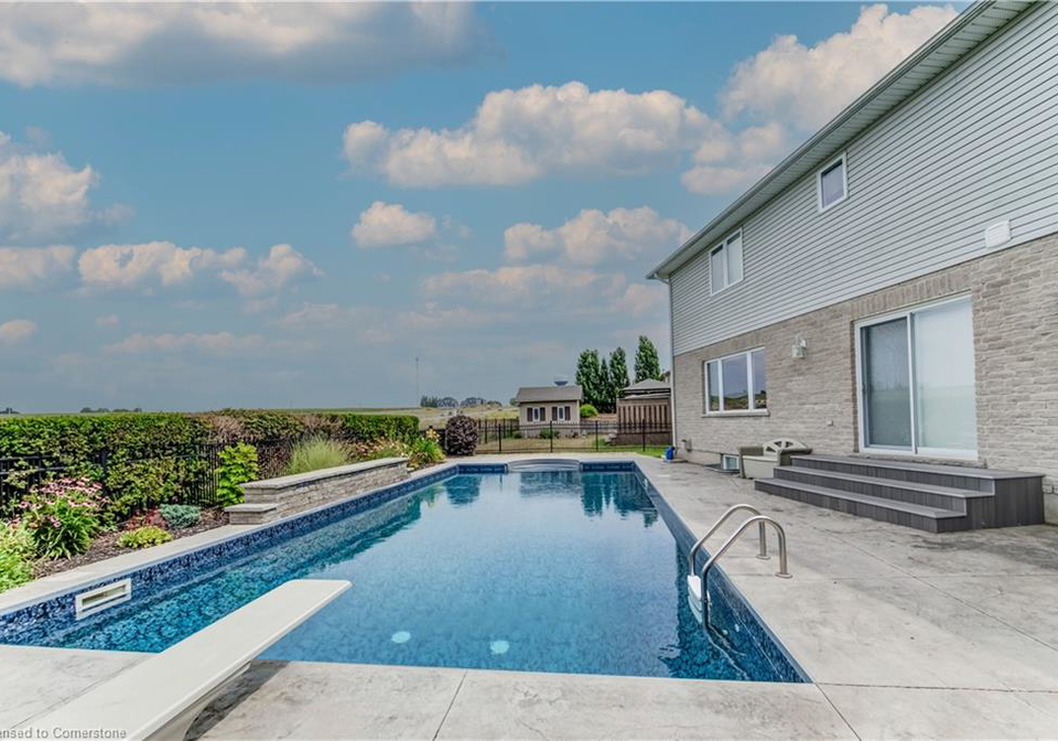 24-applewood-street-plattsville-ontario-40724252