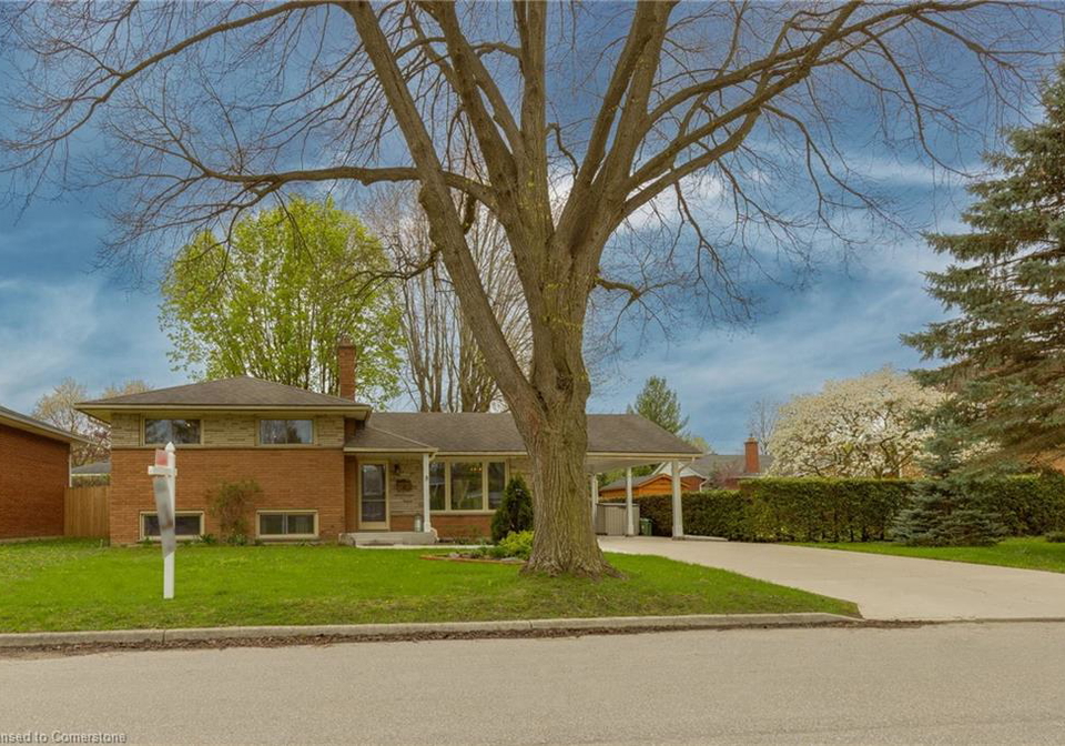 3-honeysuckle-crescent-london-ontario-40724577