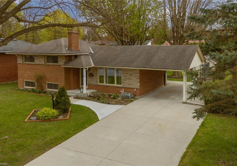 3-honeysuckle-crescent-london-ontario-40724577