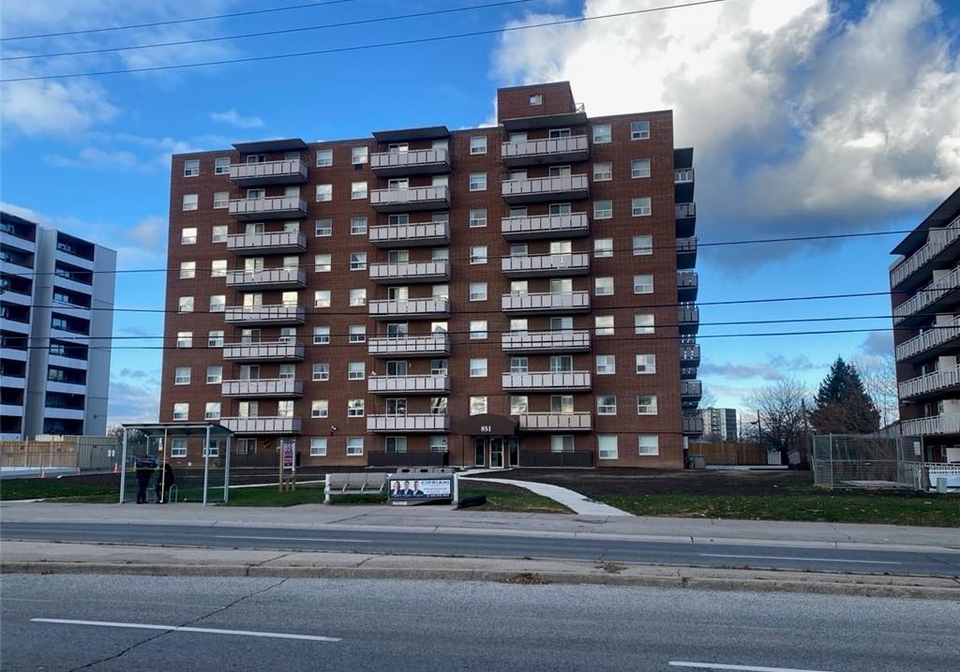 851-queenston-road-stoney-creek-ontario-40724696