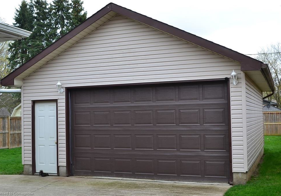 7-mourningdove-crescent-elmira-ontario-40724735